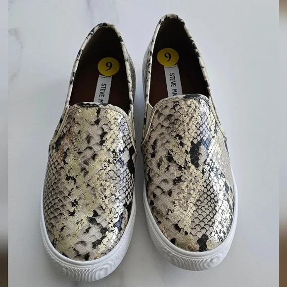 Steve Madden Gold and Cream Sneakers with Slip-On Design - Picture 5 of 9